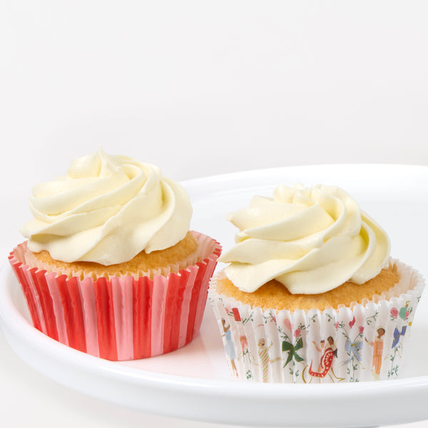 Our cupcake kit, with a Nutcracker Christmas theme inspired by New York City Ballet, has embellished cake toppers and pretty cases. Image7
