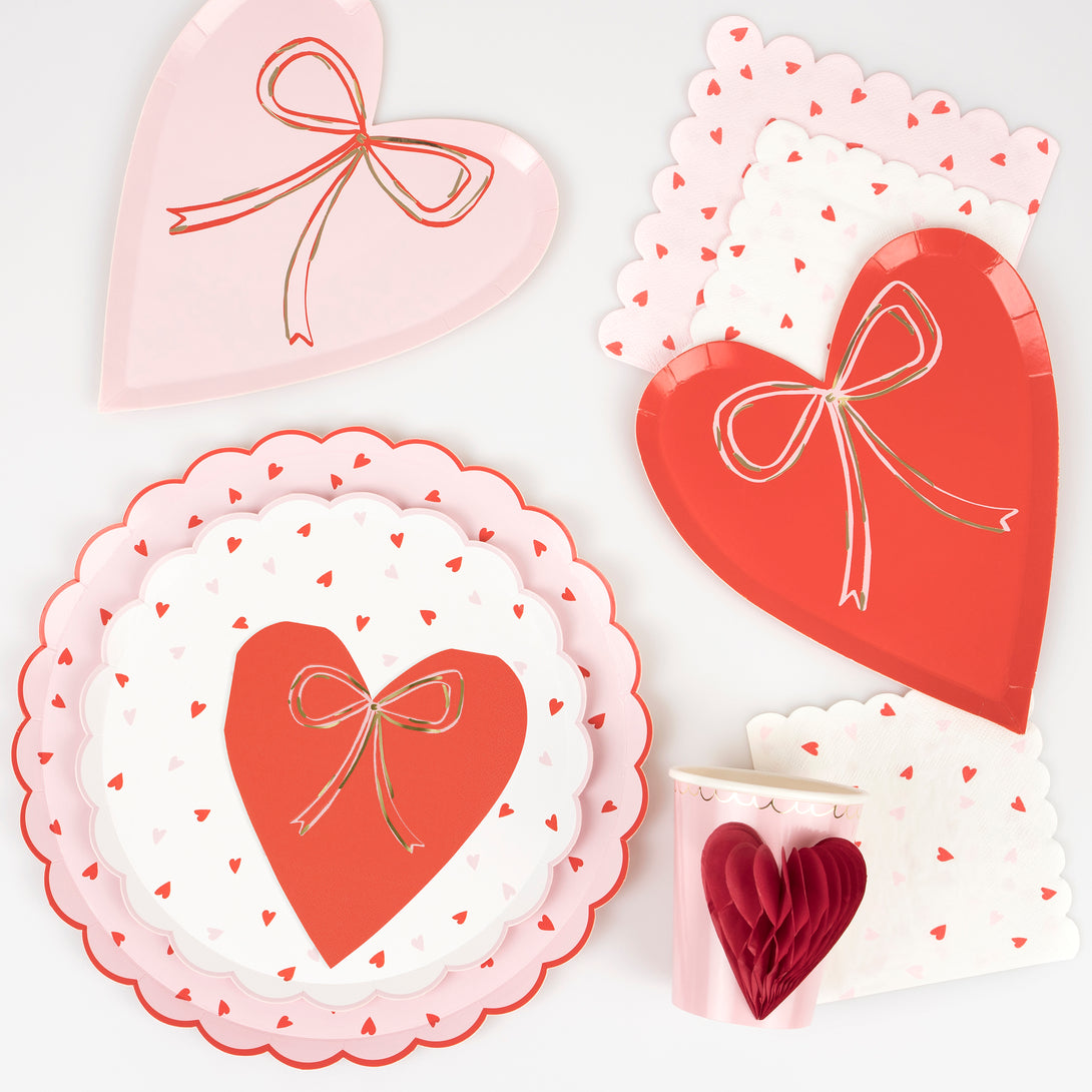 Make your romantic meal look amazing with our pink napkins with red love hearts.