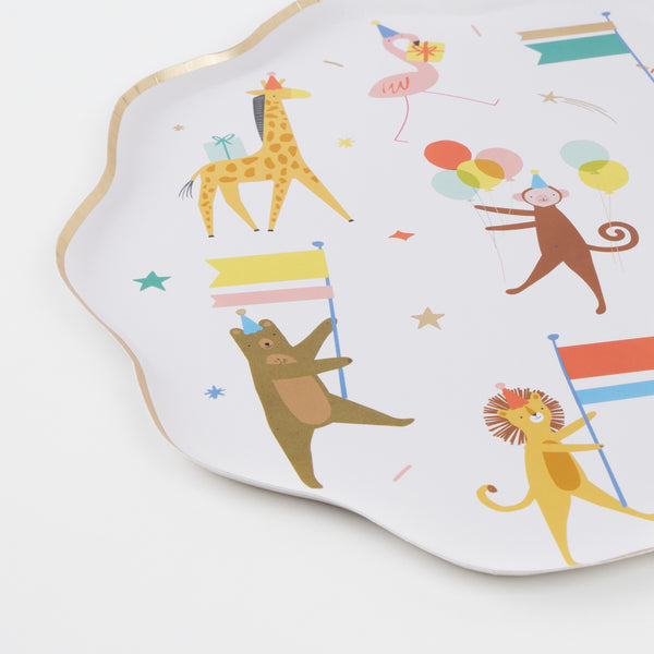 These birthday party plates are perfect for a circus party. Image2