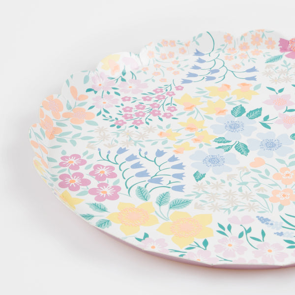 Our side plates are small paper plates with a pastel flower design, and will look so pretty on your party table. Image3