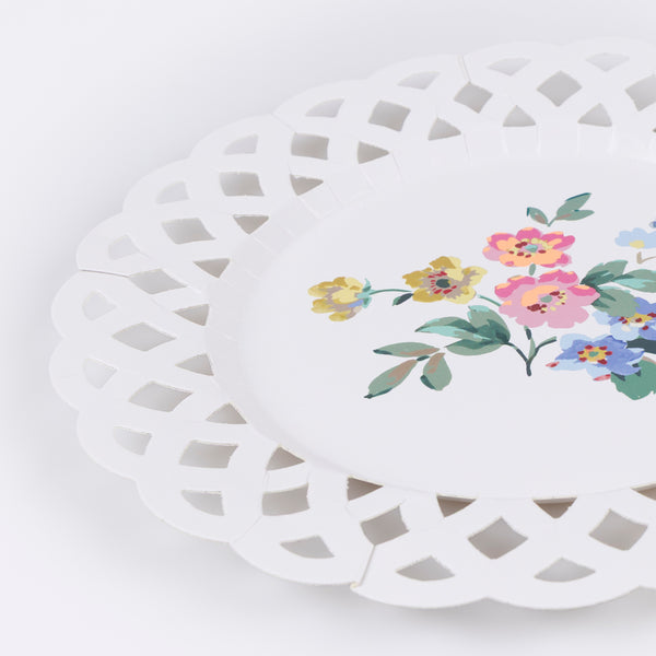 Our paper plates, in a small plate size, feature a cut out basketweave effect and a pretty posy design, ideal for bridal showers or special meals. Image3