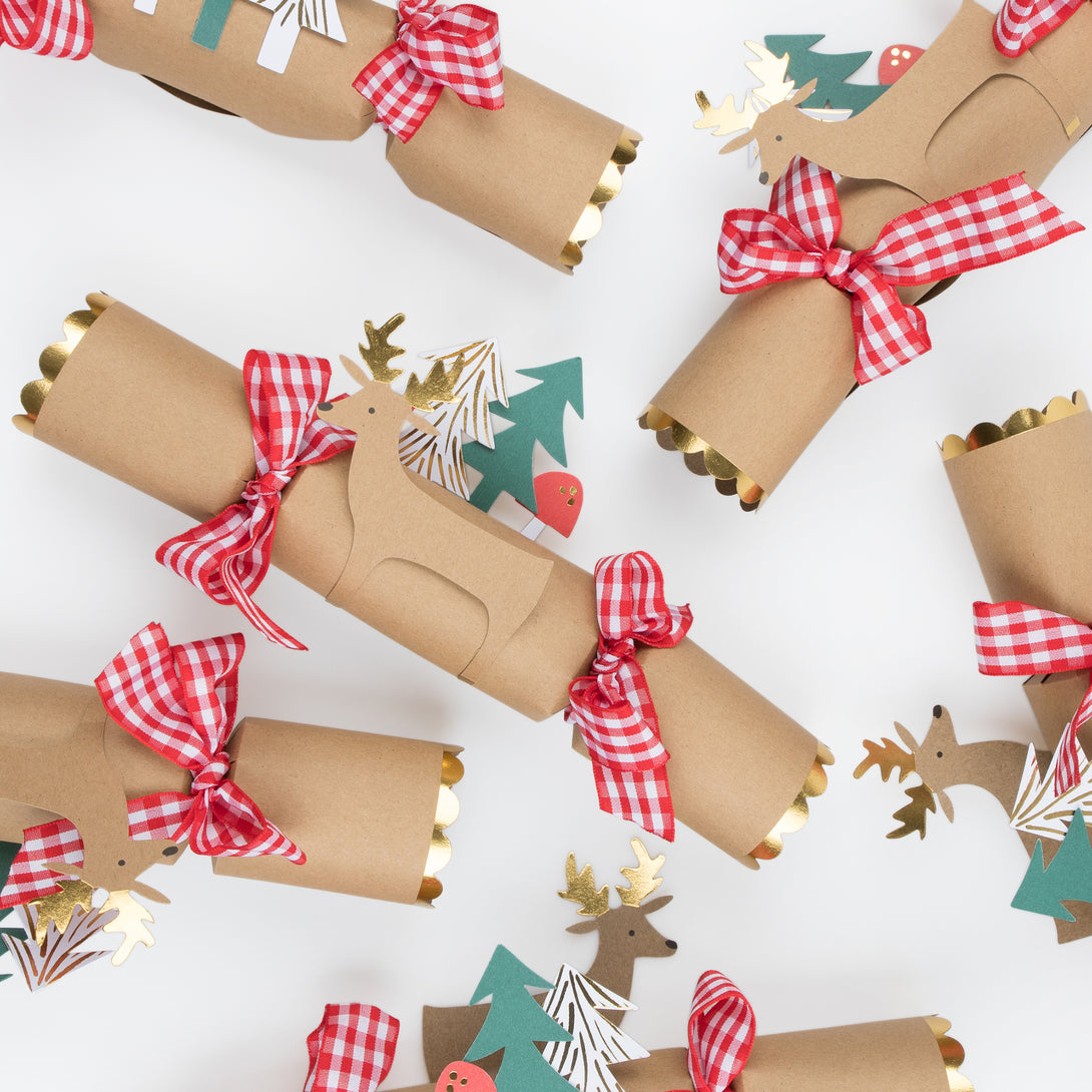 Our family crackers, with adorable 3D animal and woodland details,  contain a "Guess Who' game for family fun.