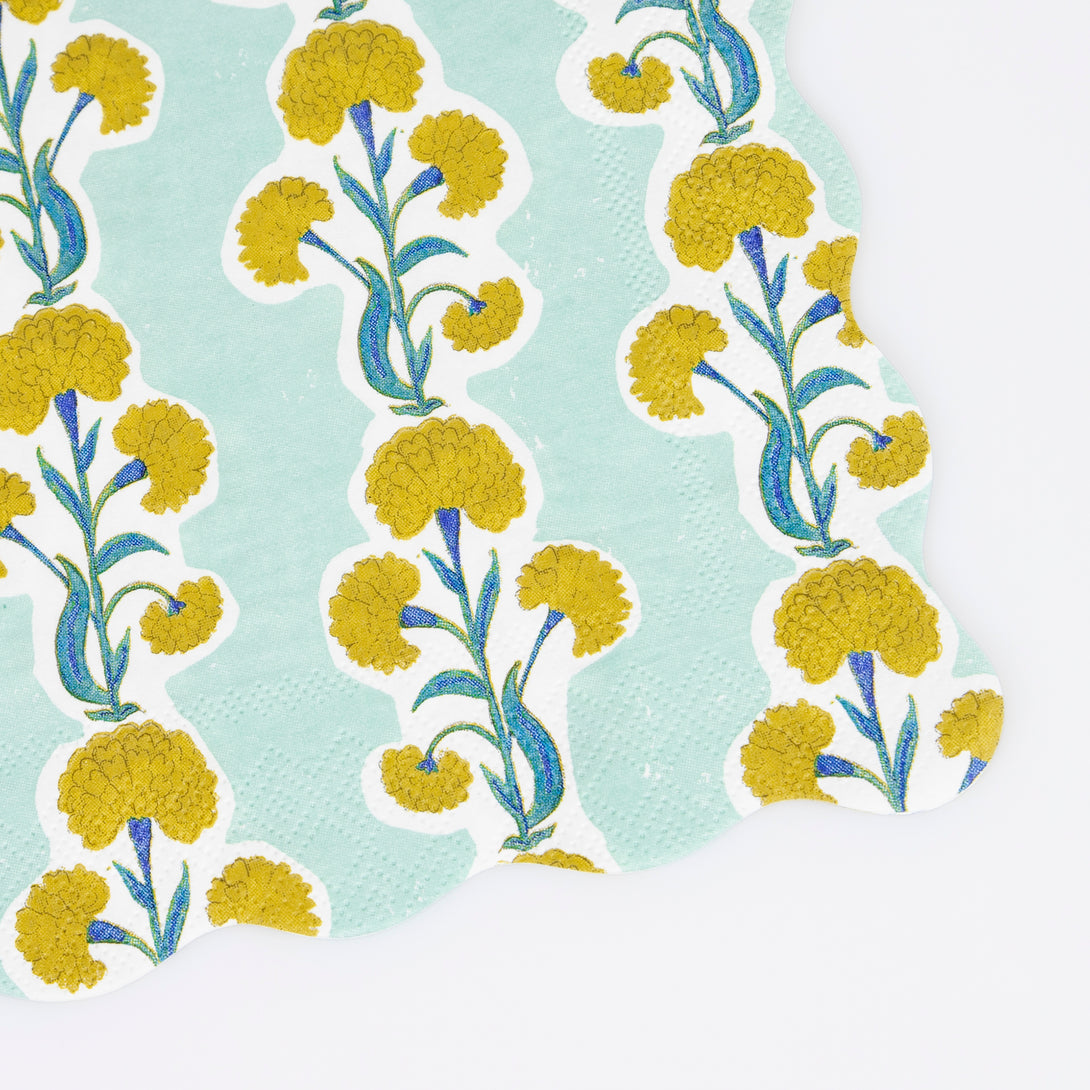 Our disposable napkins, in a large size, feature Molly Mahon floral patterns, ideal for a stylish gathering.