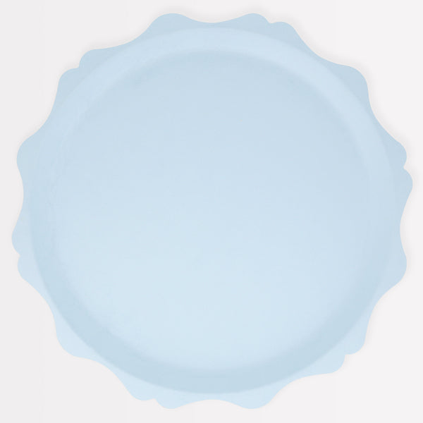 Our compostable plates, made from bamboo and sugar cane, are a soft blue and, with their decorative edge, will look very special at any party. Image1