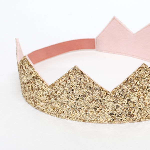 This princess costume for kids is made from colourful tulle layers and comes with a gold princess crown. Image7