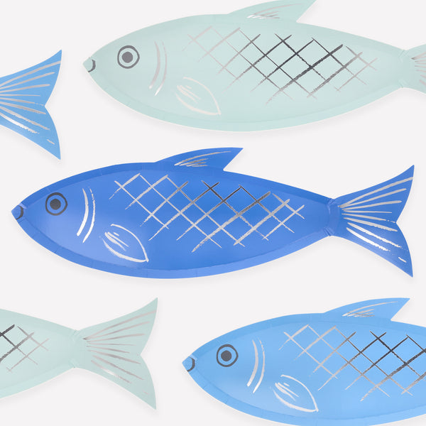 Have a wonderful boat party with our party supplies set for lots of nautical fun, including tableware, sailor party hats and a striking boat garland. 