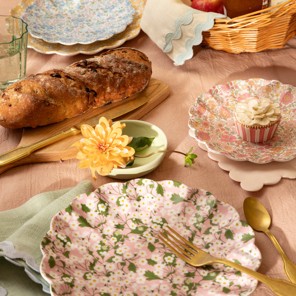 Our large reusable plates feature Liberty print designs, making them the perfect party plates for garden parties, afternoon tea or picnics. Image2