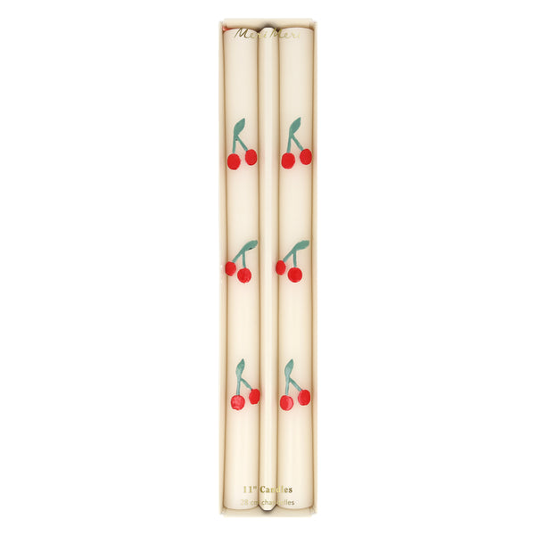 These table candles, with coloured wicks and cherry details, are ideal as a host gift or when you're looking for decorative candles. Image5