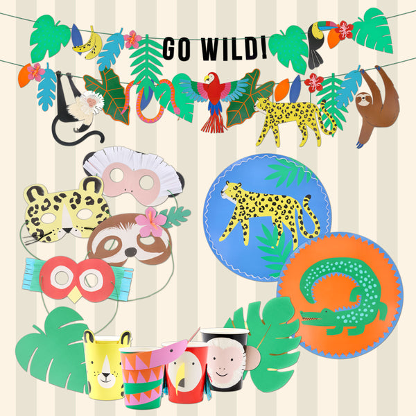 Make your jungle party come to life with our special set which includes tableware, party masks and vibrant garlands. 