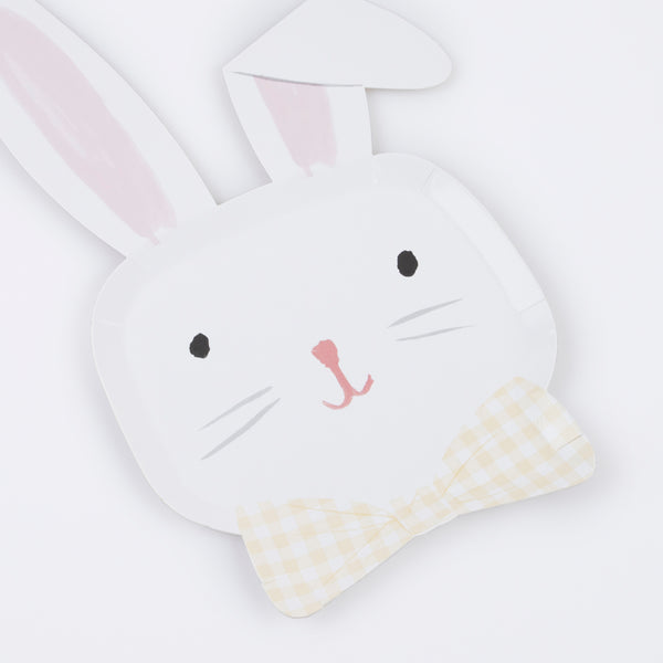 Our party plates, in the shape of a flop-eared bunny, feature on-trend gingham details. Image3