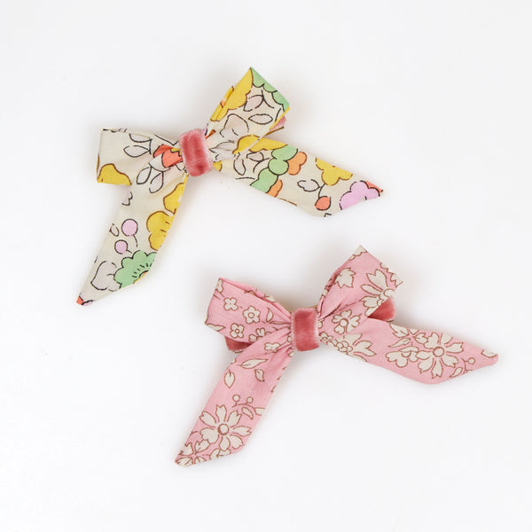 Make your hairstyle look amazing with our bow hair clips crafted from floral Liberty fabric. Image3