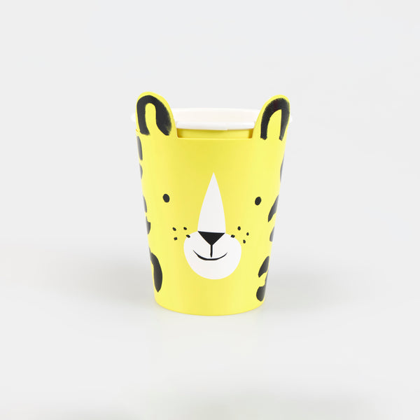 Our jungle party cups, made from quality paper are suitable for hot and cold drinks, and the right colours and fun embellishments look amazing. Image5