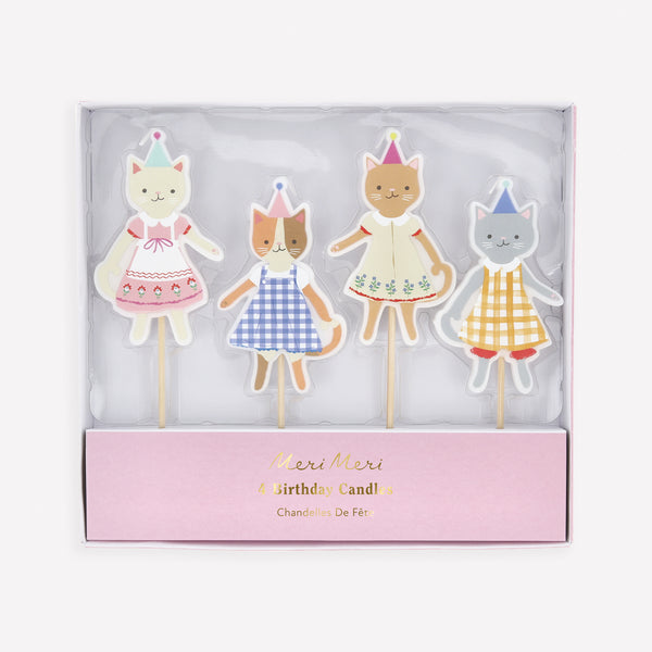 Our kitten club party set features tableware and party bags for eight, party garlands and candles, perfect for a folk themed look. 
