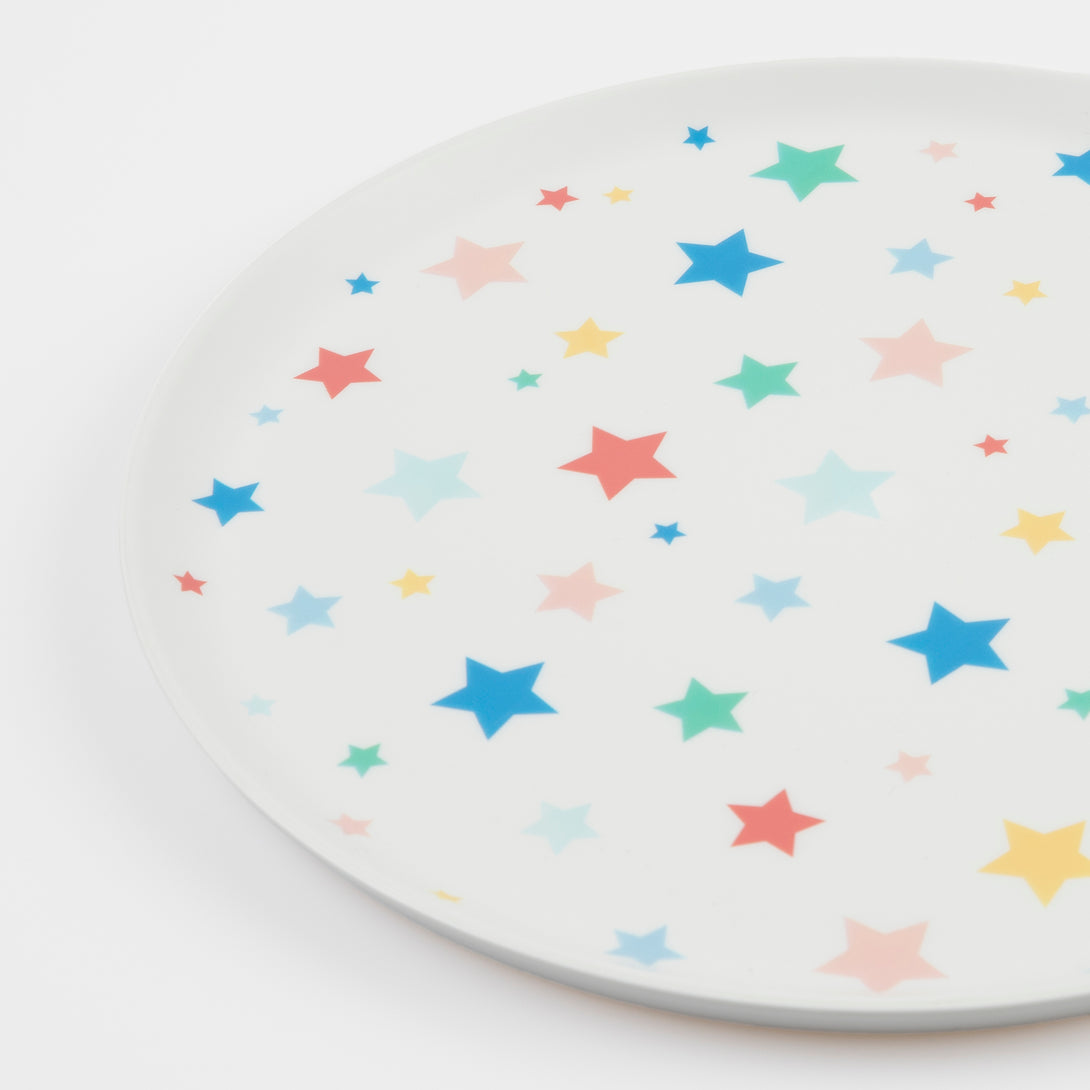 Our star plates, crafted from recycled plastic, are ideal for any special party.