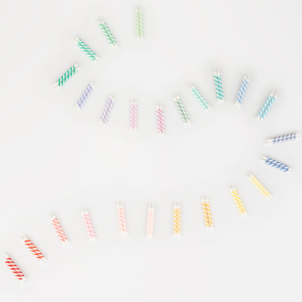 Our mini candles, striped candles with many colours, are perfect for cupcakes or for birthday cakes. Image3