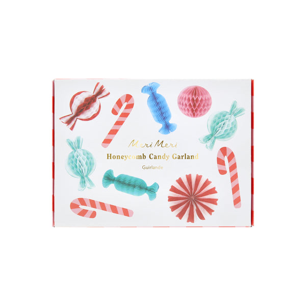 Use our small Christmas garland, with 3D paper sweets, paper candy canes and paper fans, for a decorative, nostalgic touch Image6