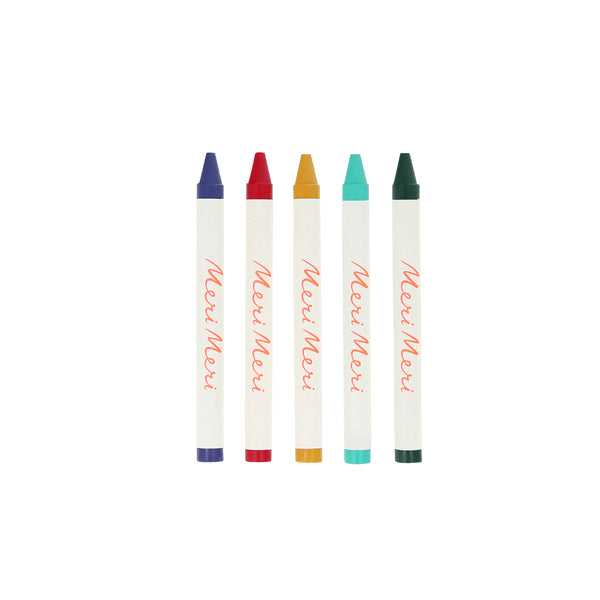 Kids who love to colour in and adore dinosaurs will love this special set include a colouring roll and crayons. Image5