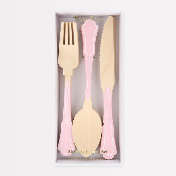 Our disposable cutlery set, made from wood with pretty pink handles, is ideal for a princess party, fairy party or picnic.