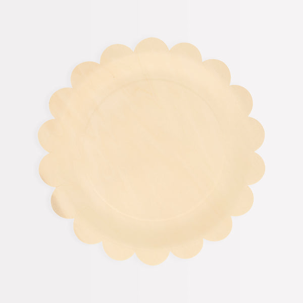 Our wooden plates feature a stylish scalloped border, and are perfect as party plates for any celebration.