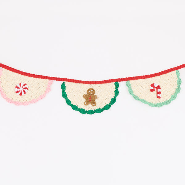 Our Christmas crochet garland featuring festive icons is perfect for a nostalgic charming decoration to use year after year. Image2