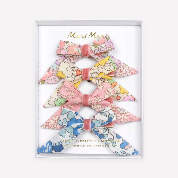 Make your hairstyle look amazing with our bow hair clips crafted from floral Liberty fabric. Image1