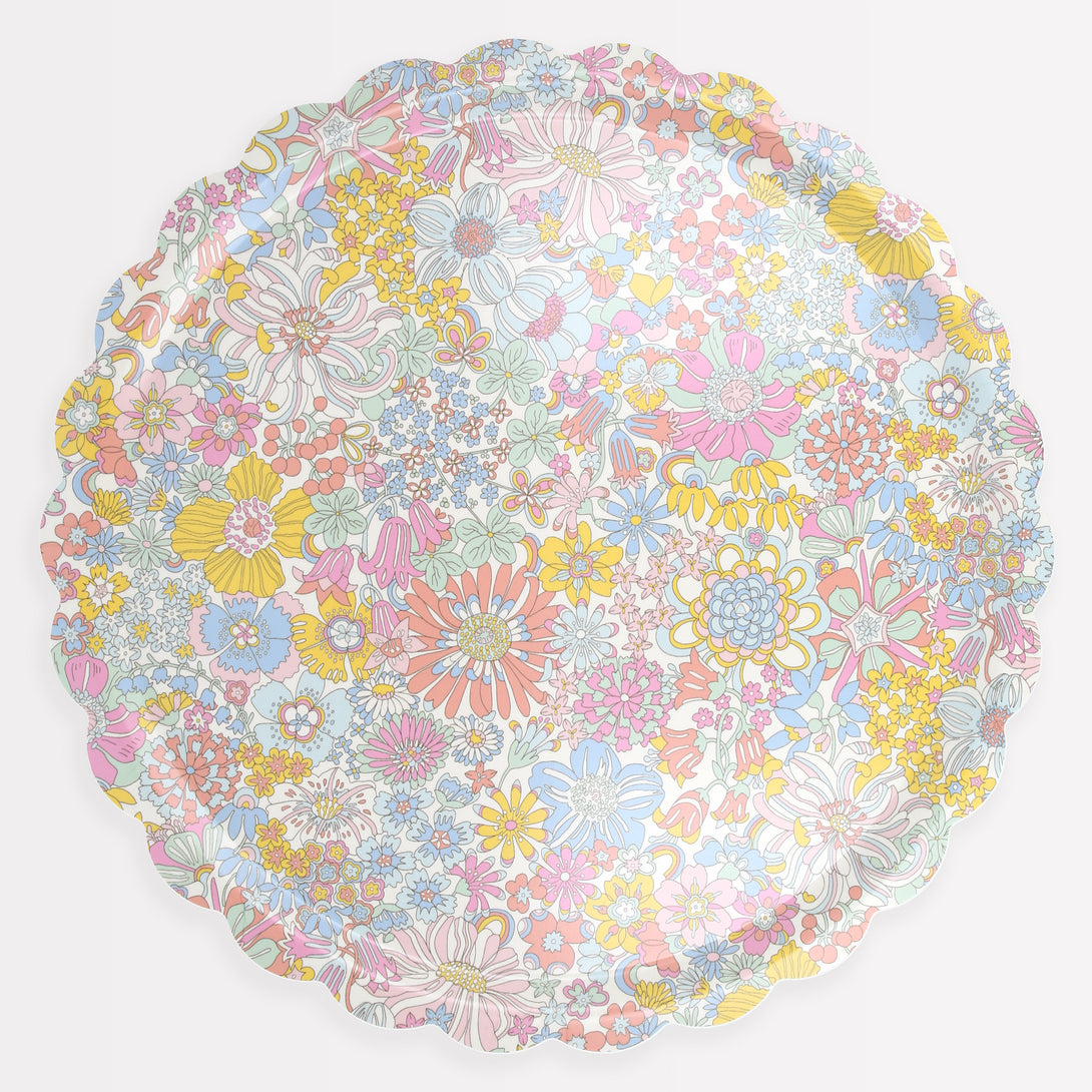 Our round tray has a floral Liberty print design, and is made from birch veneer plywood with a melamine coating, for practicality and style.