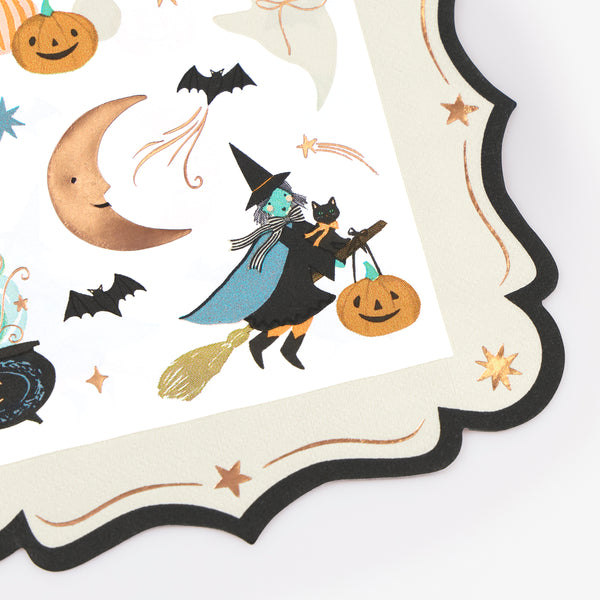Our Halloween napkins, made from 3-ply paper in a large size, feature happy characters and icons and shiny copper foil details. Image3