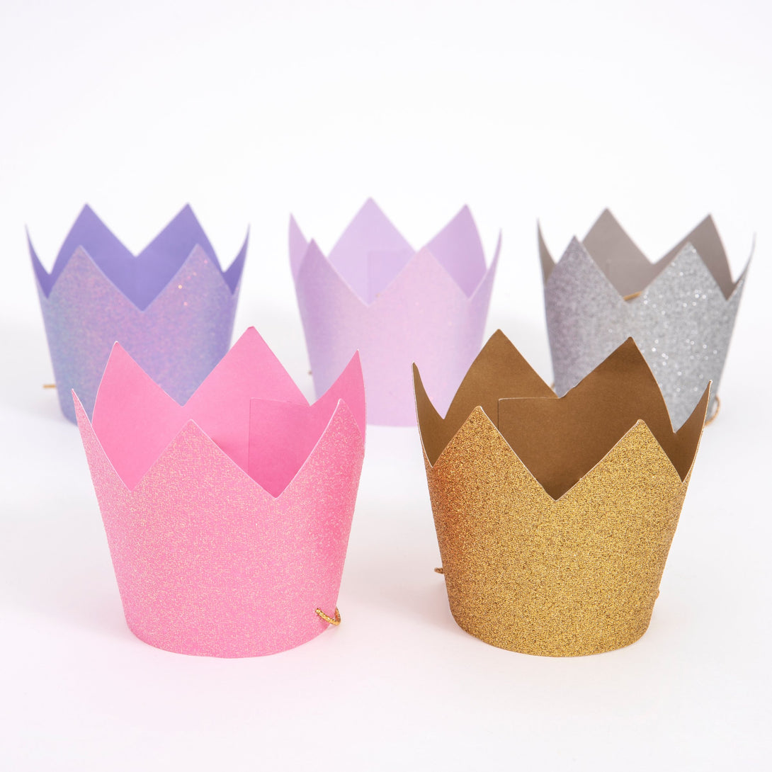 Have an amazing star party with our special star plates, star napkins and star cups and birthday crowns. 