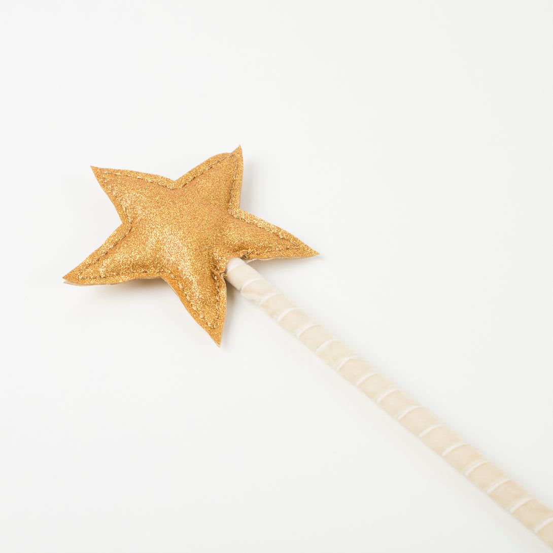 This beautiful gold lamé Christmas dress for girls is really angelic Image5