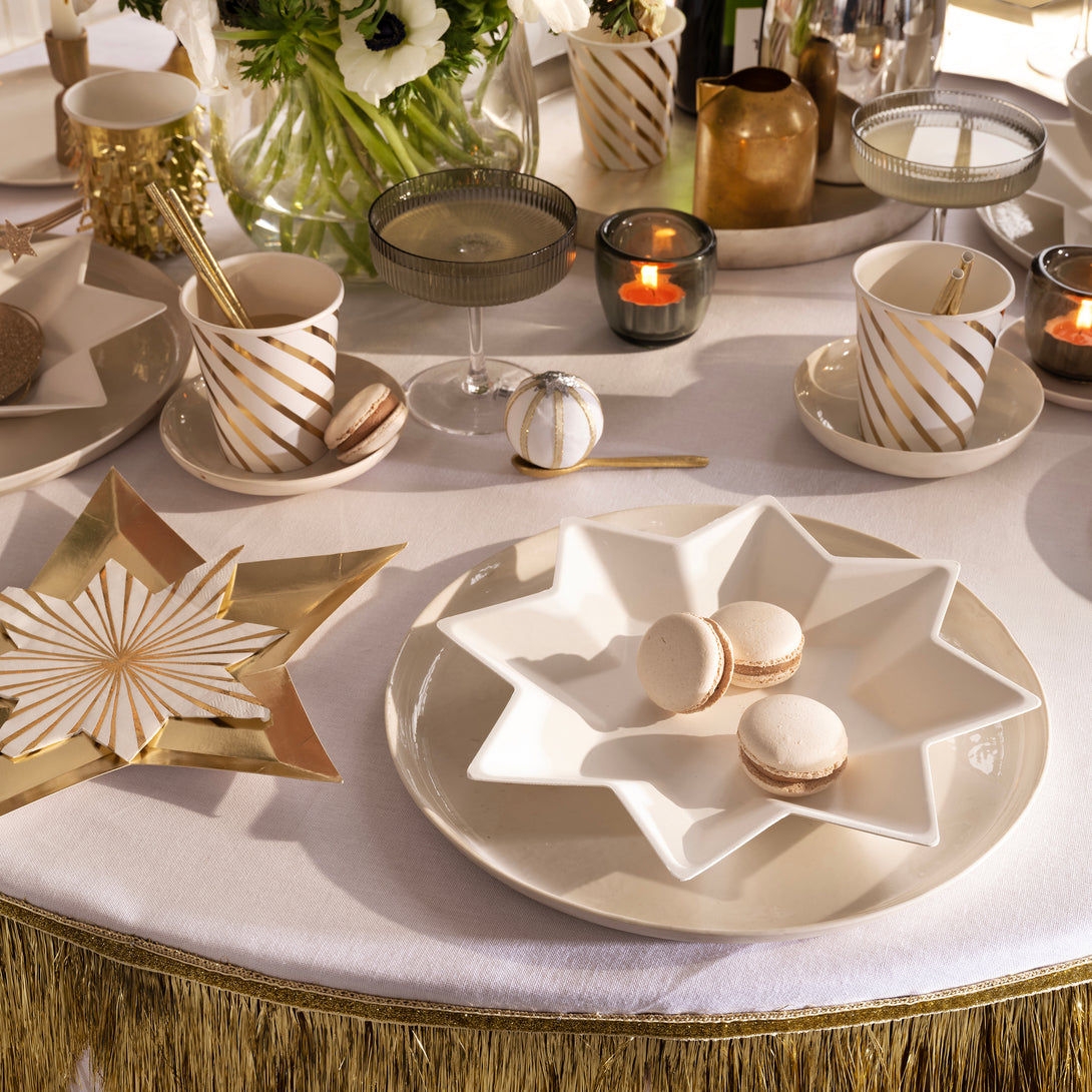 Our star plates are made with compostable materials, and are perfect for Christmas, New Year or any special party. Image2