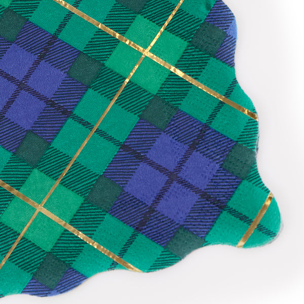 Our Christmas napkins, made from 3-ply paper, features tartan designs in seasonal colours with shiny gold foil, great for drinks and meals. Image3