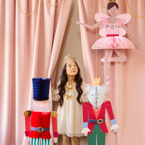 Use our Nutcracker decorations are giant sized, perfect for a statement effect in your party room. Image2