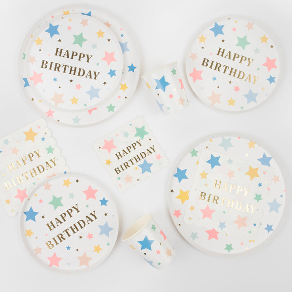 Our paper cups have colourful stars and shiny gold foil, ideal to add to your birthday party supplies. Image3