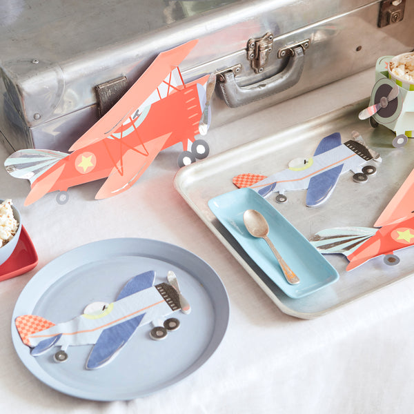 Make your plane party look amazing with our party napkins in the shape of planes. Image2