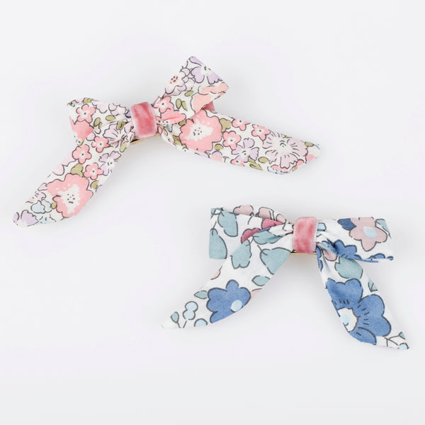 Make your hairstyle look amazing with our bow hair clips crafted from floral Liberty fabric. Image3