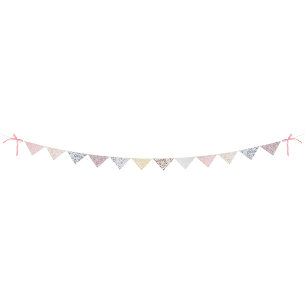 Use our party garland, with floral Liberty print designs and velvet embellishments, as part of your baby shower decorations. Image3