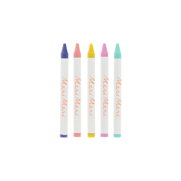 Our set of mermaid colouring pictures, presented in a roll with 5 wax crayons, is great to keep kids busy, ideal for mermaid parties. Image4