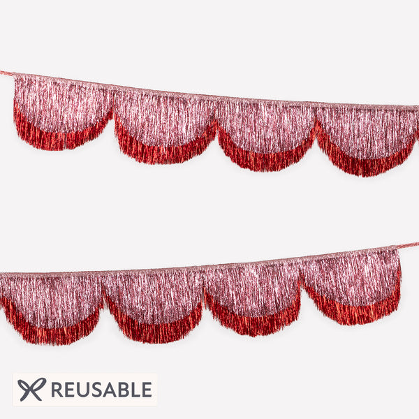 Use our pink tinsel garland to make your Christmas celebrations and New Year parties look vibrant and stylish. Image1