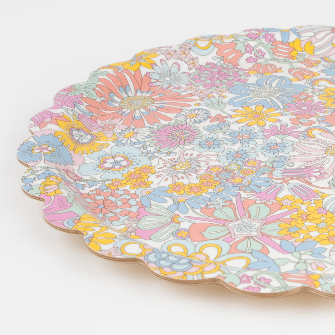 Our wooden tray has a melamine finish, with a floral Liberty print design, for practicality and style.