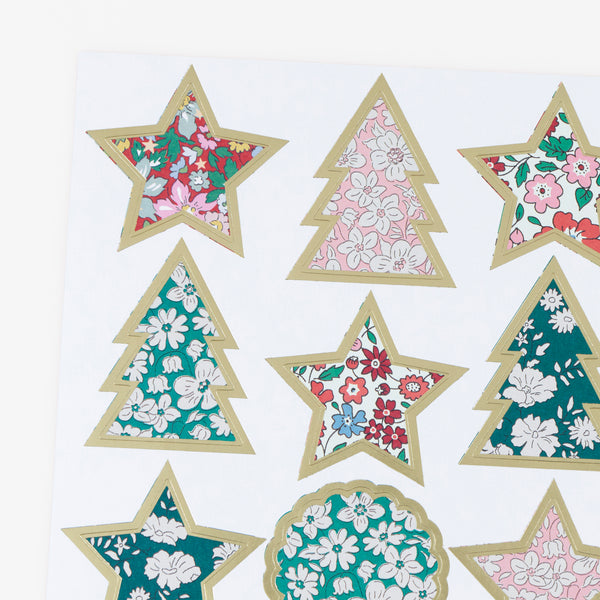 Our paper Christmas gift bags feature beautiful Liberty print designs for an elegant look, with  five designs in two sizes. Image4