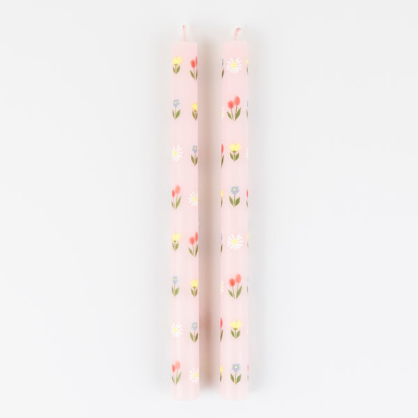 Our pink candles, with floral transfers and pink wicks, are the perfect table candles for any special occasion. Image2