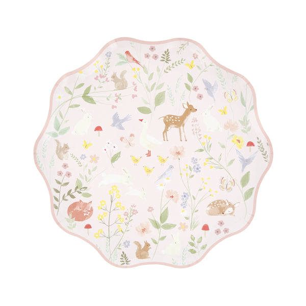 Our side plates, made from high quality paper, feature a floral and baby animal design in soft colours, ideal as baby shower plates. Image4