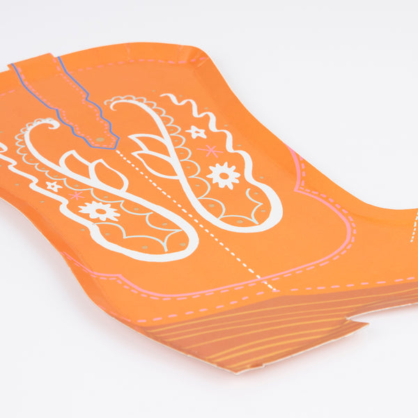 Our paper plates, in the shape of colourful cowboy boots, are perfect for a Western party. Image3