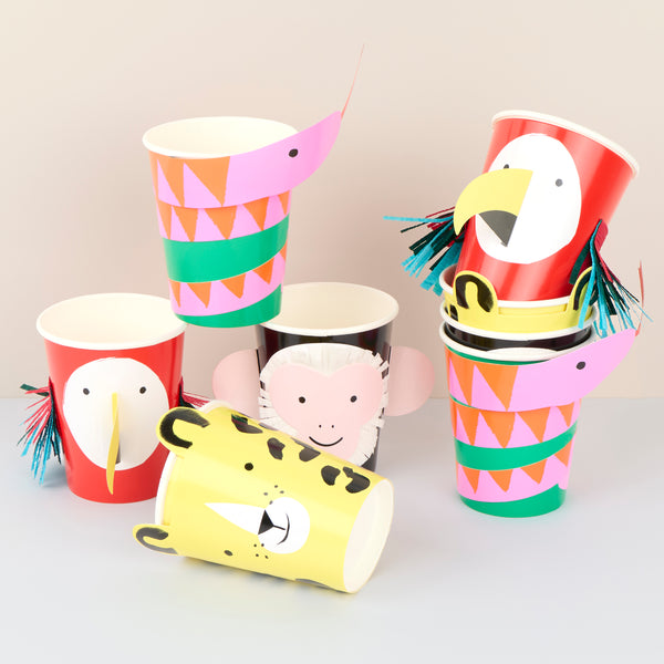 Our jungle party cups, made from quality paper are suitable for hot and cold drinks, and the right colours and fun embellishments look amazing. Image1