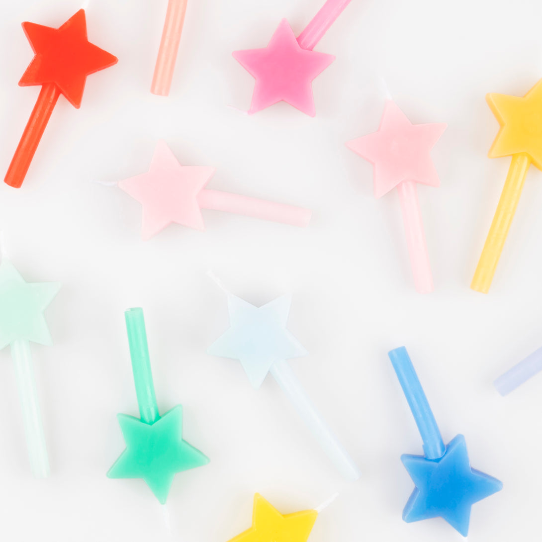 Use our mini star candles to add colour and fun to cakes and cupcakes, idea for birthday cakes, baby showers and award celebrations.