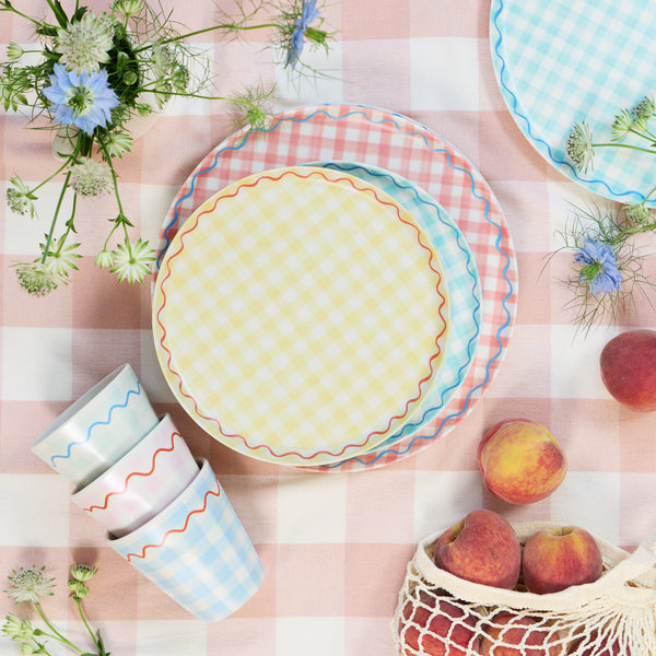 Our large reusable plates have a pretty gingham print design in six cheerful colours, ideal for baby showers, picnics and birthdays. Image2