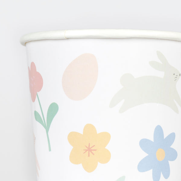 Our paper cups are perfect to add to your Easter party supplies, featuring charming Easter icons like bunnies, carrots and flowers. Image2