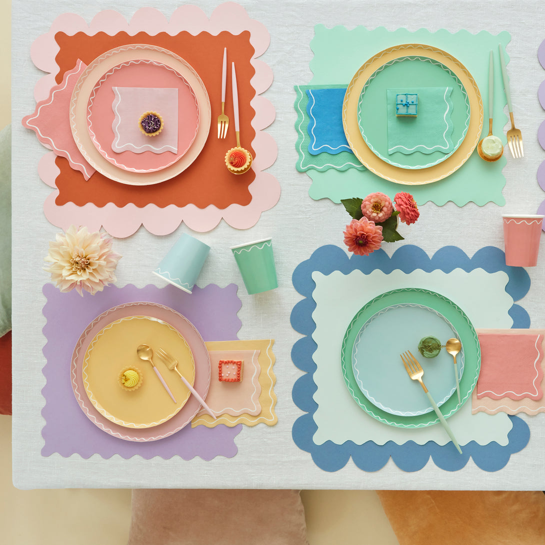 Our paper dinner plates come in a variety of colours to make your party table look amazing.