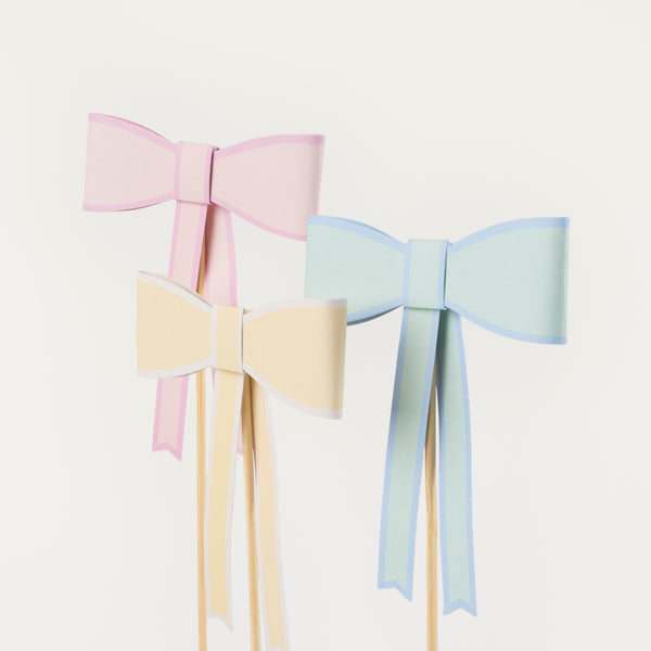 Our cake toppers feature pastel bows for an on-trend stylish look. Image3