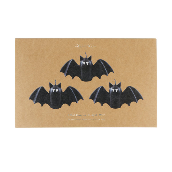 Make your Halloween party look amazing with our black candles in the shape of bats, with hand painted fangs and black wicks. Image4